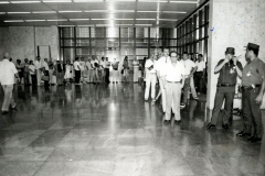 Fila no Banco Central do Brasil na primeira semana após a edição do Plano Collor, em busca de esclarecimento. Brasília, março de 1990 (Acervo: Banco Central)